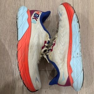 HOKA Arahi 6 running shoe